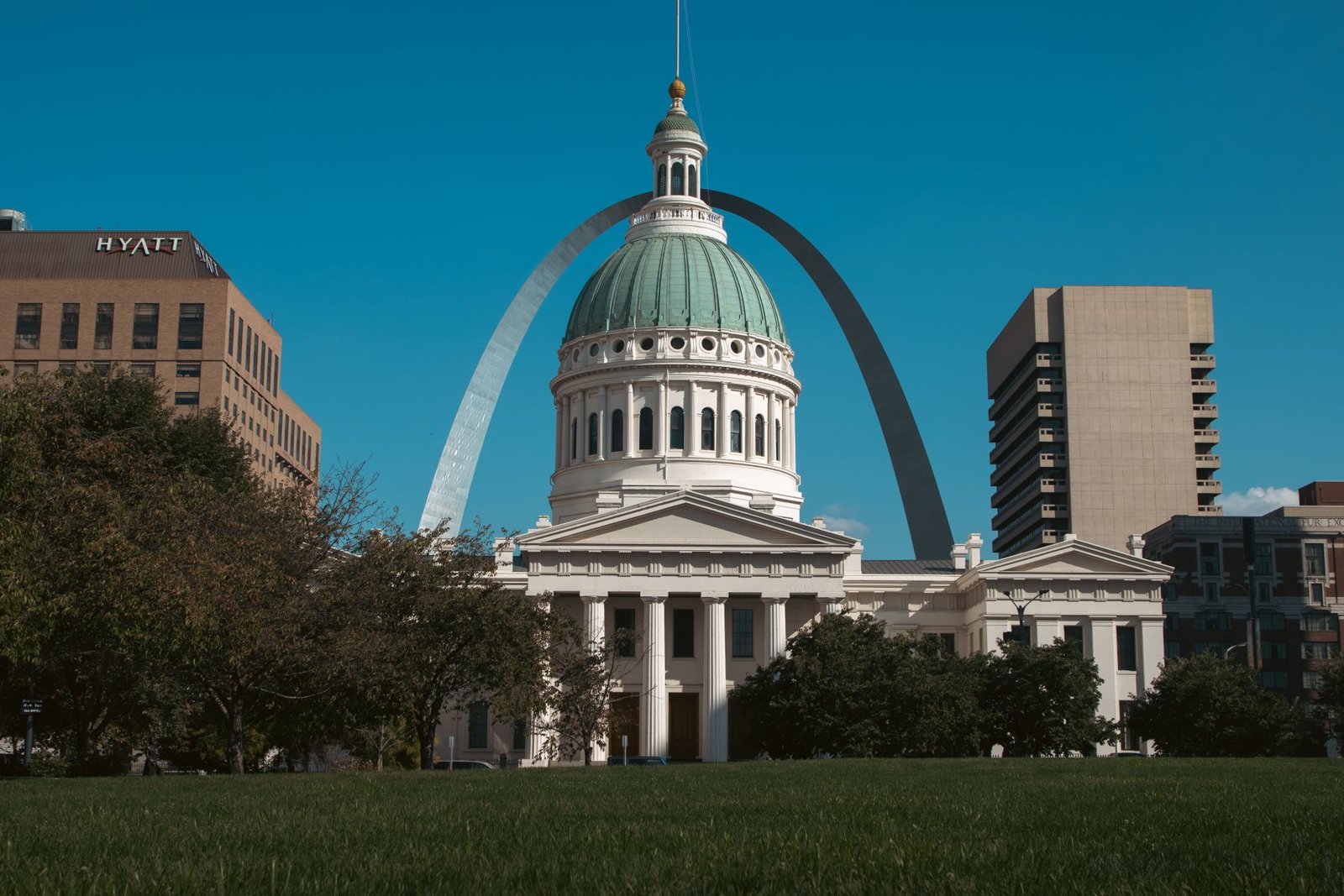 Gateway Arch and the Old Courthouse, St. Louis, Missouri commercial property insurance